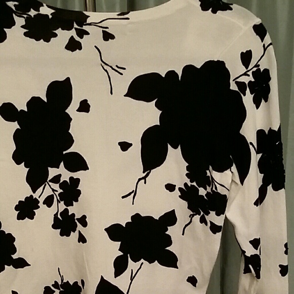 Sweater - Picture 2 of 6